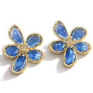 New! Blue Crystal Flower Earrings (1066) NWOT